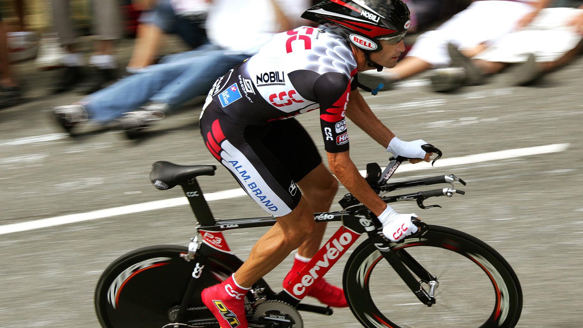 凯莉·麦基翁为未来赛事蓄力，凯莉·麦吉利斯现照